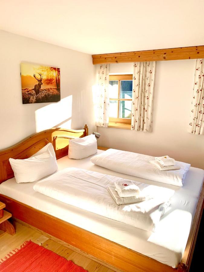 Apartmán Gutshof Zum Schluxen Pinswang Exteriér fotografie