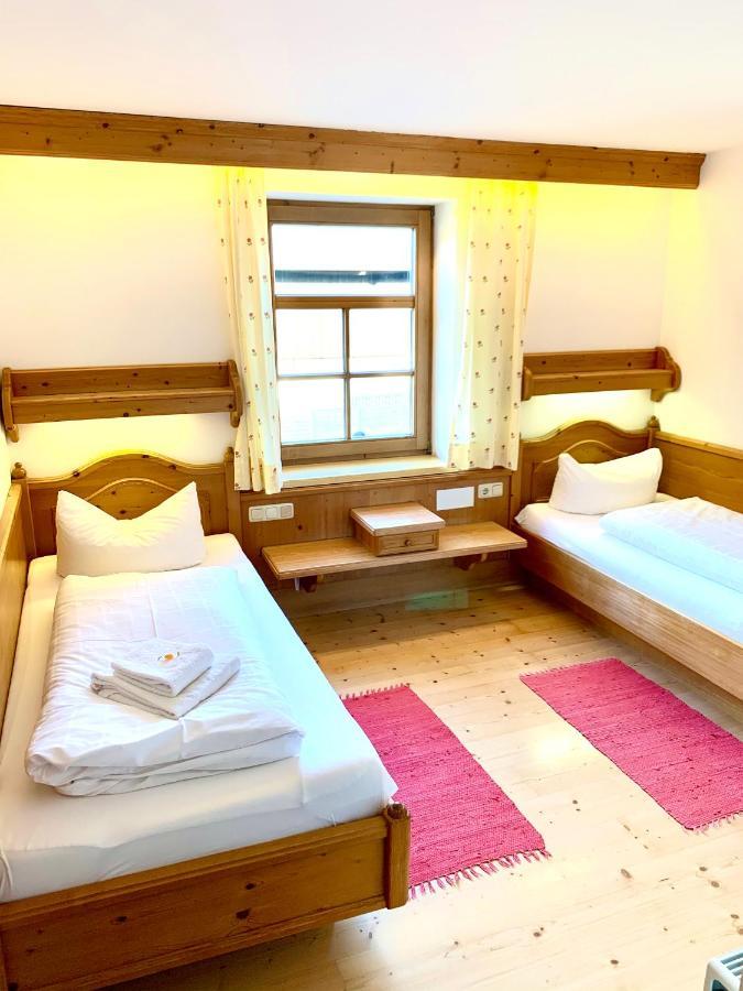 Apartmán Gutshof Zum Schluxen Pinswang Exteriér fotografie