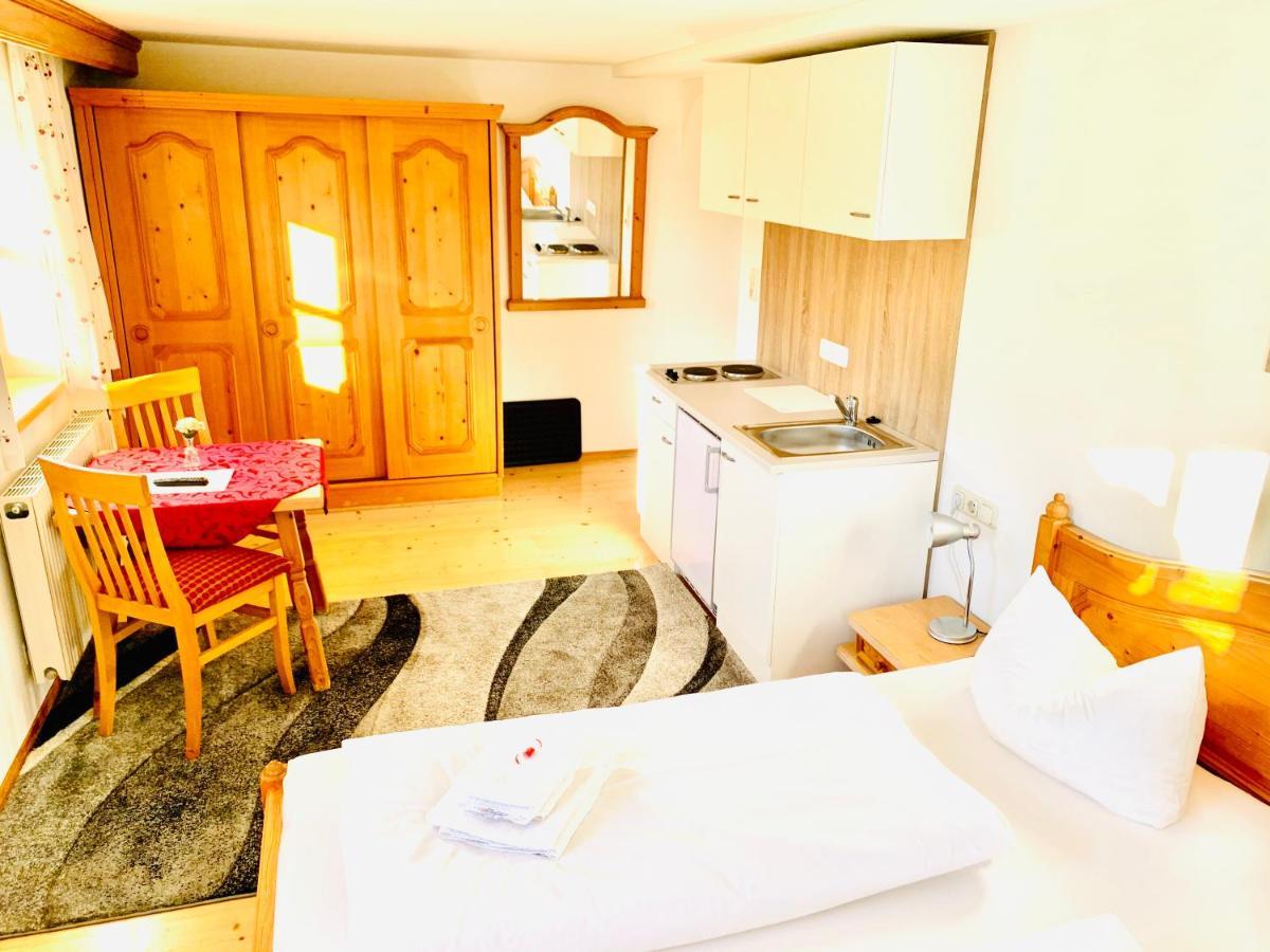 Apartmán Gutshof Zum Schluxen Pinswang Exteriér fotografie