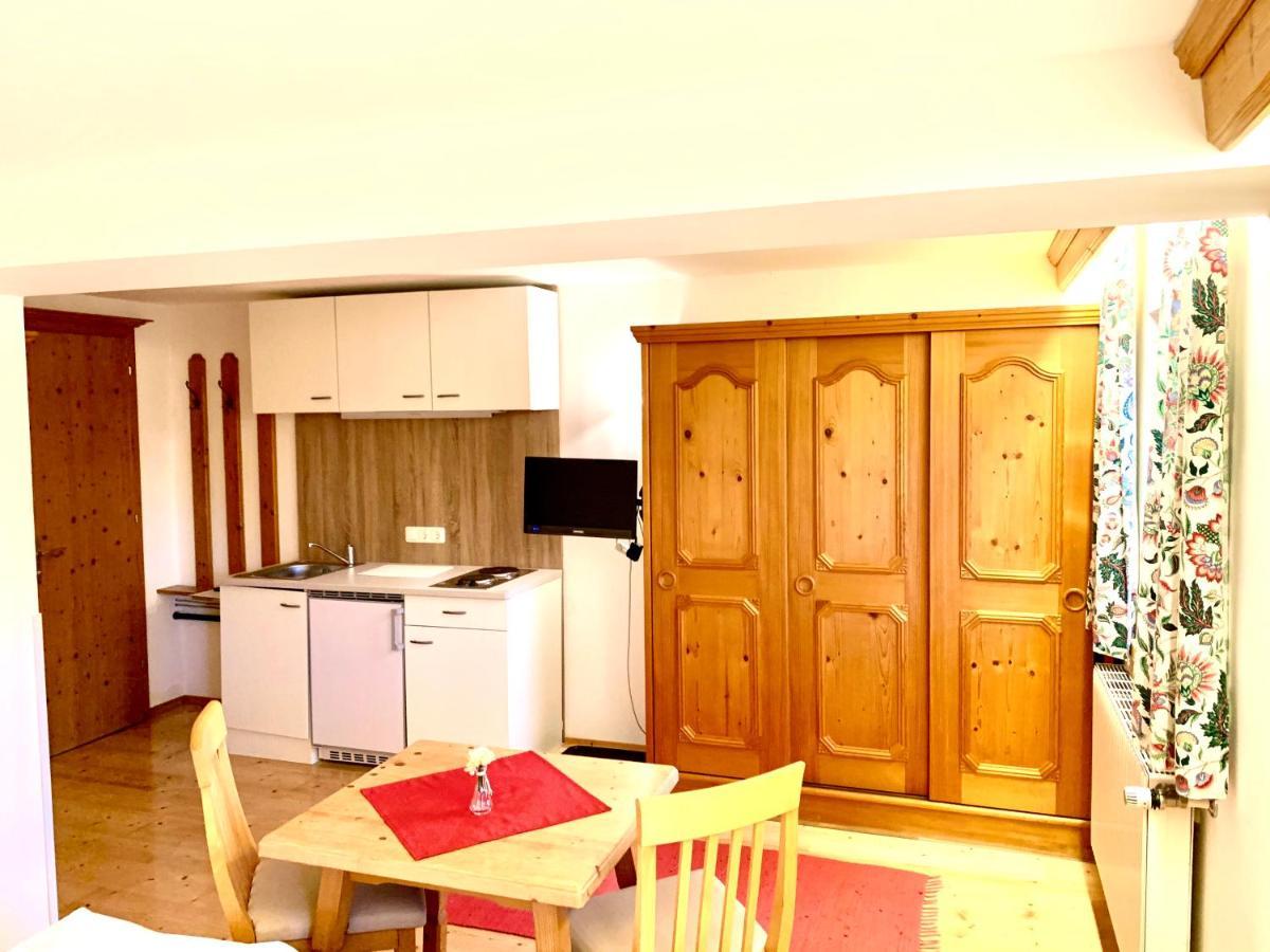 Apartmán Gutshof Zum Schluxen Pinswang Exteriér fotografie
